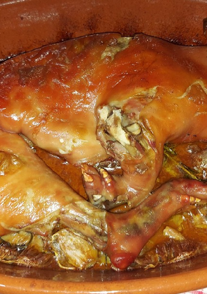 Una foto de Cochinillo asado