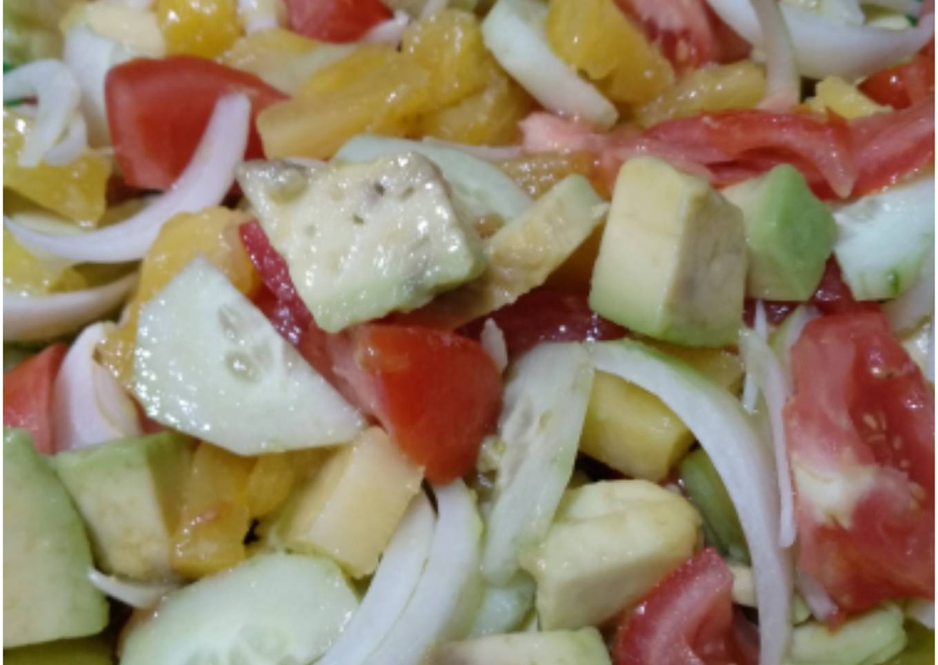 Ensalada de aguacate y piña