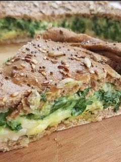 Una foto de Tarta integral con espinaca y queso