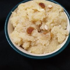 A picture of Sooji ka Halwa.