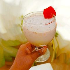 A picture of Strawberry MilkShake.
