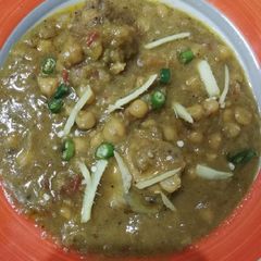 A picture of Bazar jaisy murgh choly.