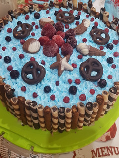 Joghurtos erdei gyümölcsös torta recept fotója