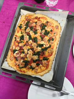 Una foto de Pizza con base de coliflor
