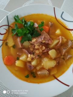 Sárgaborsó leves, sertés nyelv és vesével recept fotója