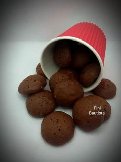 Una foto de Galletas pedos de monja de chocolate