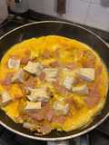 Frittata prosciutto cipolla e brie