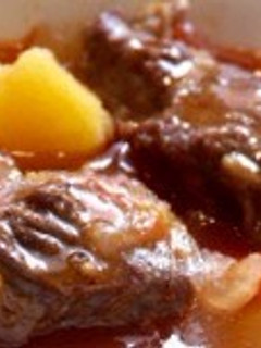 Una foto de Gulash húngaro