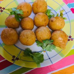 Rice cheese balls A picture of Rice cheese balls.