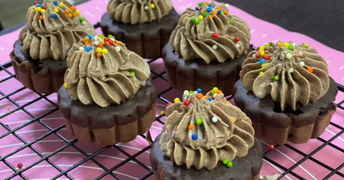 Mini Cupcakes de chocolate en Máquina Blanik Receta de Marisleydi Hondar  Martinez- Cookpad