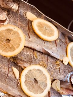 Pisztráng grillezve recept fotója