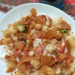 A picture of Dahi bhala chana chaat.
