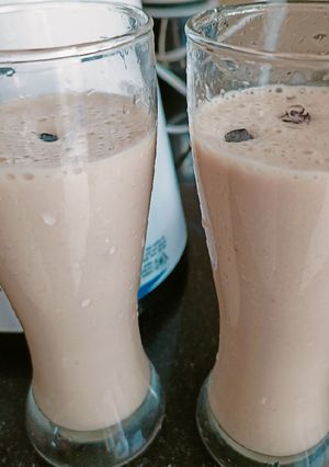 হেলদি বানানা স্মুদি (healthy banana smoothie recipe in bengali) রেসিপির প্রধান ছবি