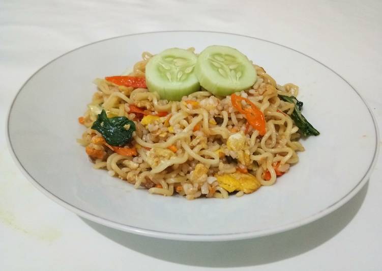 Nasi Goreng Mie (Magelangan)
