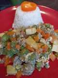 Fricasé de Carne con Vainitas, Arvejas, Zanahoria y Papas Fritas