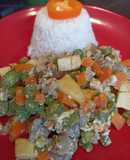 Fricasé de Carne con Vainitas, Arvejas, Zanahoria y Papas Fritas