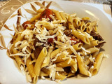Pasta con carrilleras, reducido de su salsa y parmesano rallado