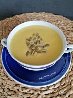 Una foto de Crema de calabaza con manzana y curry