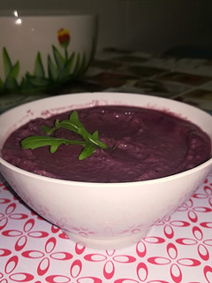 Una foto de Crema de lombarda con hinojo y sidra