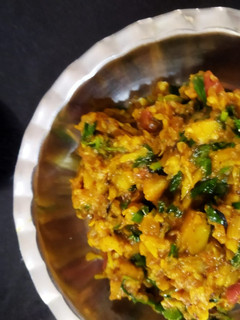 રીંગણનો ઓળો (Ringan Oro Recipe In Gujarati) રેસીપી મુખ્ય ફોટો