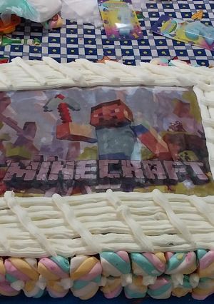 Una foto de Torta o postre de cumpleaños