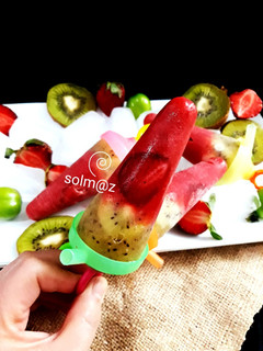 عکسی از دستور بستنی یخی توت فرنگی و کیوی solm@z