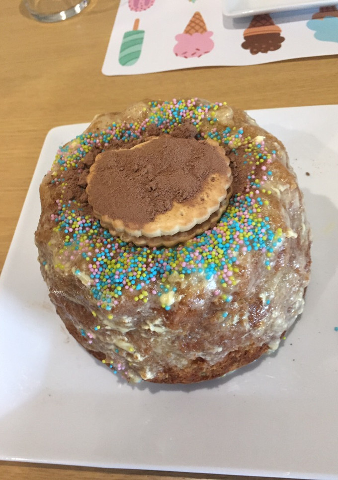 Una foto de Bizcocho de plátano y galletas