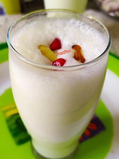 पंजाबी लस्सी (Punjabi Lassi recipe in Hindi) रेसिपी मुख्य फोटो