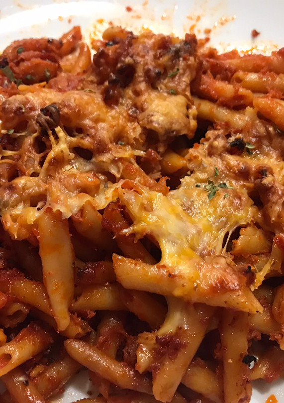 Una foto de Macarrones gratinados con chorizo en Airfryer Cosori