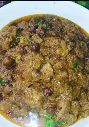 A picture of SOYA CHUNKS MEAL WITH BLACK CHICKPEAS SEMI - GRAVY.