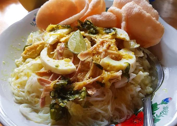 Soto Ayam Kampung Kuah Kuning