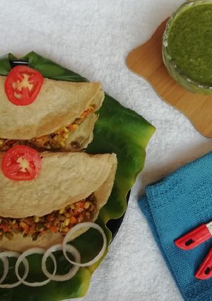 A picture of Urad dal oats dosa with sprouts filling.