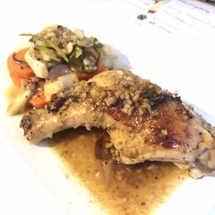 A picture of Chicken leg with garlics and pepper sauce (using sous-vide machine).