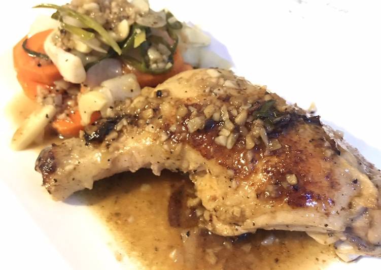 Recipe of Homemade Chicken leg with garlics and pepper sauce (using sous-vide machine)