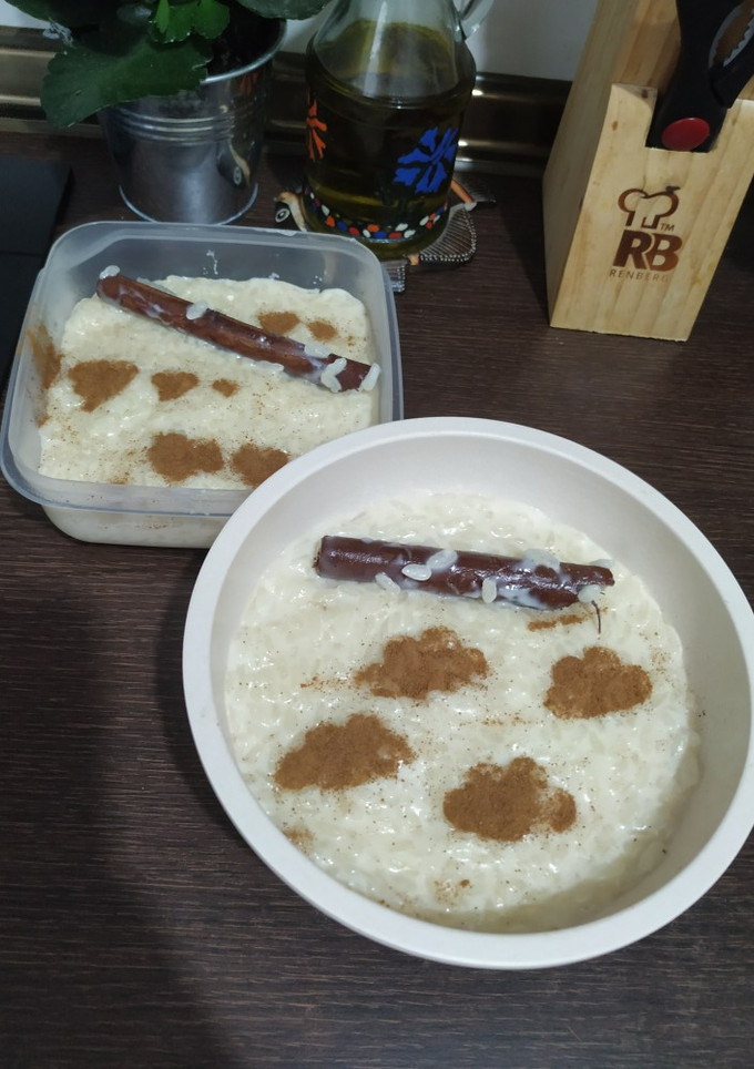 Una foto de Arroz con leche 🍚🥛🍋