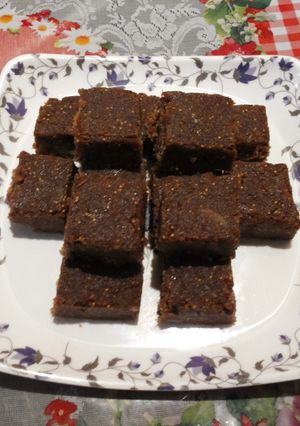 A picture of Anjeer mawa burfi.