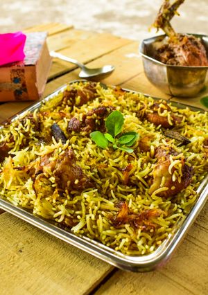 চিকেন তাওয়া পাসান্দা বিরিয়ানি(chicken tawa pasanda biryani recipe in Bengali) রেসিপির প্রধান ছবি