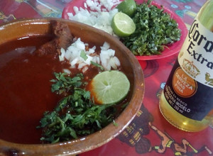 Una foto de Birria de res estilo Jalisco
