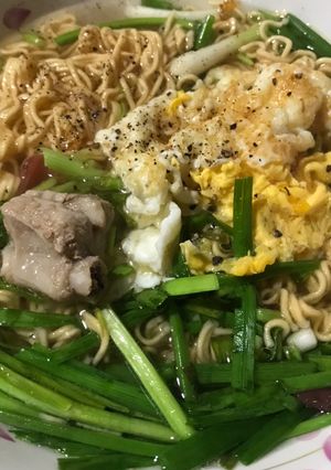 Hình của món Mì gói trứng ốp la.