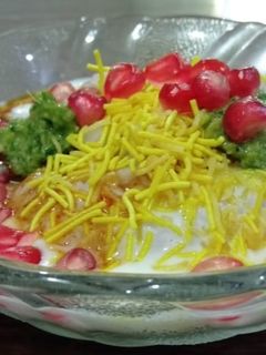 ખસ્તા કચોરી(khasta kachori in Gujarati) રેસીપી મુખ્ય ફોટો