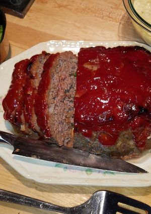 A picture of Meatloaf "juicy".