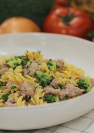 Foto resep Fusilli dengan Sosis & Brokoli