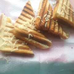 Cheesy grilled sandwich A picture of Cheesy grilled sandwich.