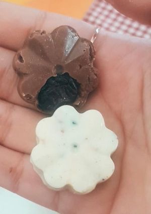 A picture of Fruit and nut chocolate.