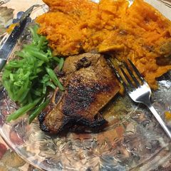 A picture of Mahogany Pork Chops.