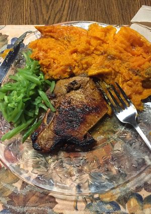 A picture of Mahogany Pork Chops.