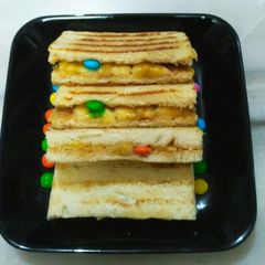 A picture of Peanut butter and banana sandwich.
