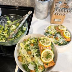A picture of Salmon Caesar Salad.
