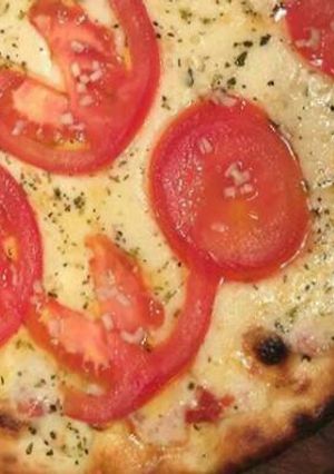 Una foto de Masa de pizza sin levadura (con cerveza🍺🍻)