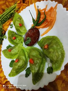 हरा भरा मोमोज (hara bhara momos recipe in Hindi) रेसिपी मुख्य फोटो